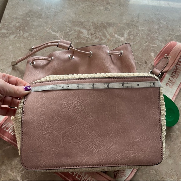 Steve Madden beige and rose color purse with adjustable aztec strap. - Picture 12 of 13